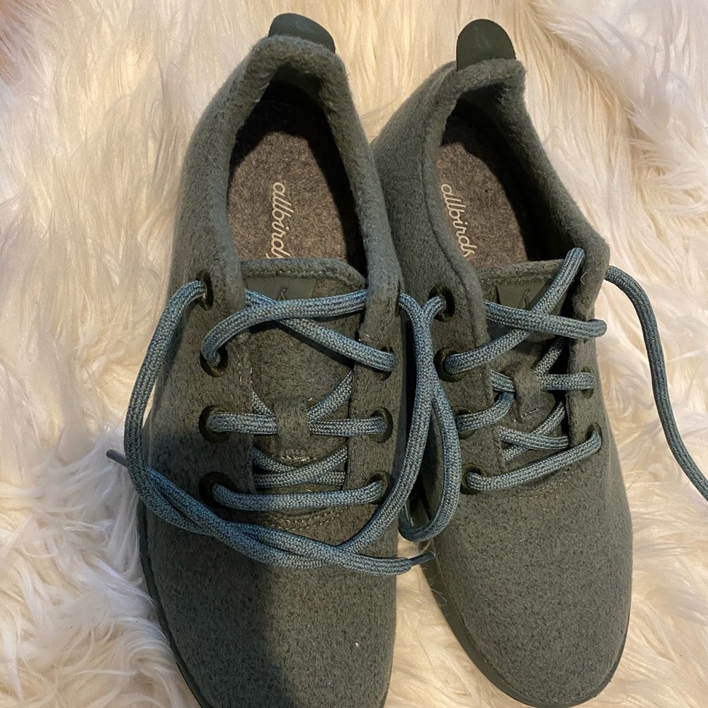 Womens Allbirds sneakers
